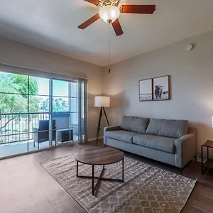 Chic 2br At Lookout Mountain By Gia Phoenix