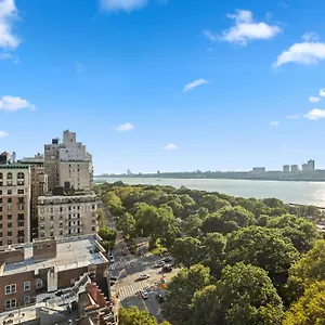 Hotel Riverside Tower **
