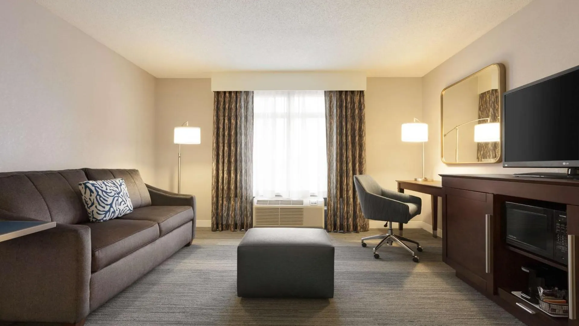 Hampton Inn & Suites Nashville-Downtown Hotel Nashville