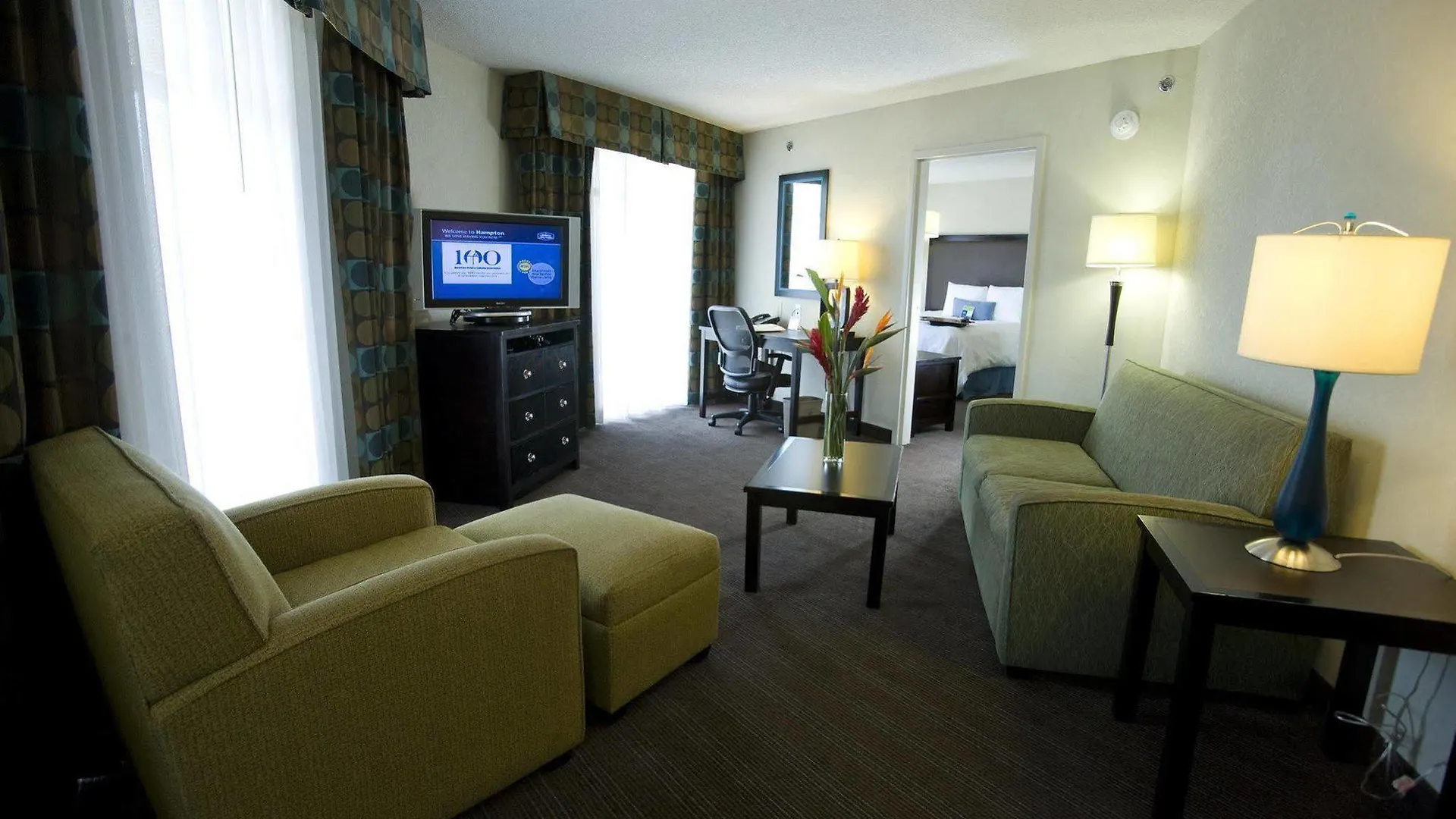 Hampton Inn & Suites Nashville-Downtown Nashville