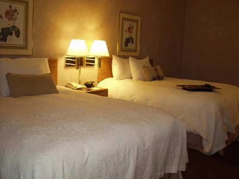 Hampton Inn & Suites Nashville-Downtown Hotel